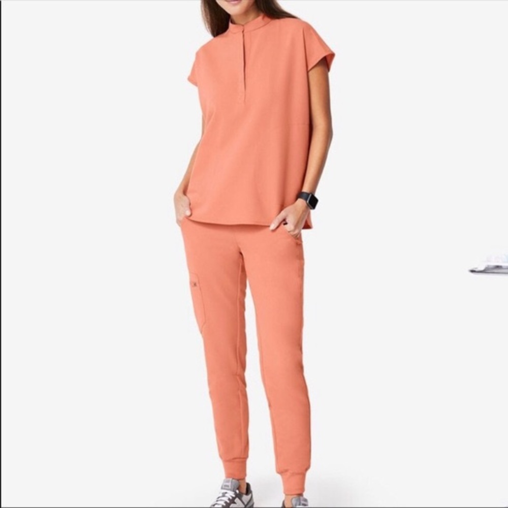 FIGS limited edition CORAL scrub set (medium Zamora joggers & small Rafaela top)